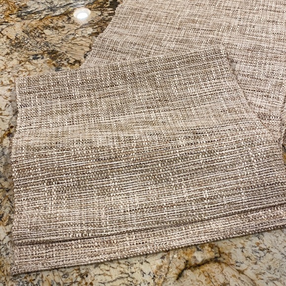 TABLE RUNNER - Picture 2 of 6